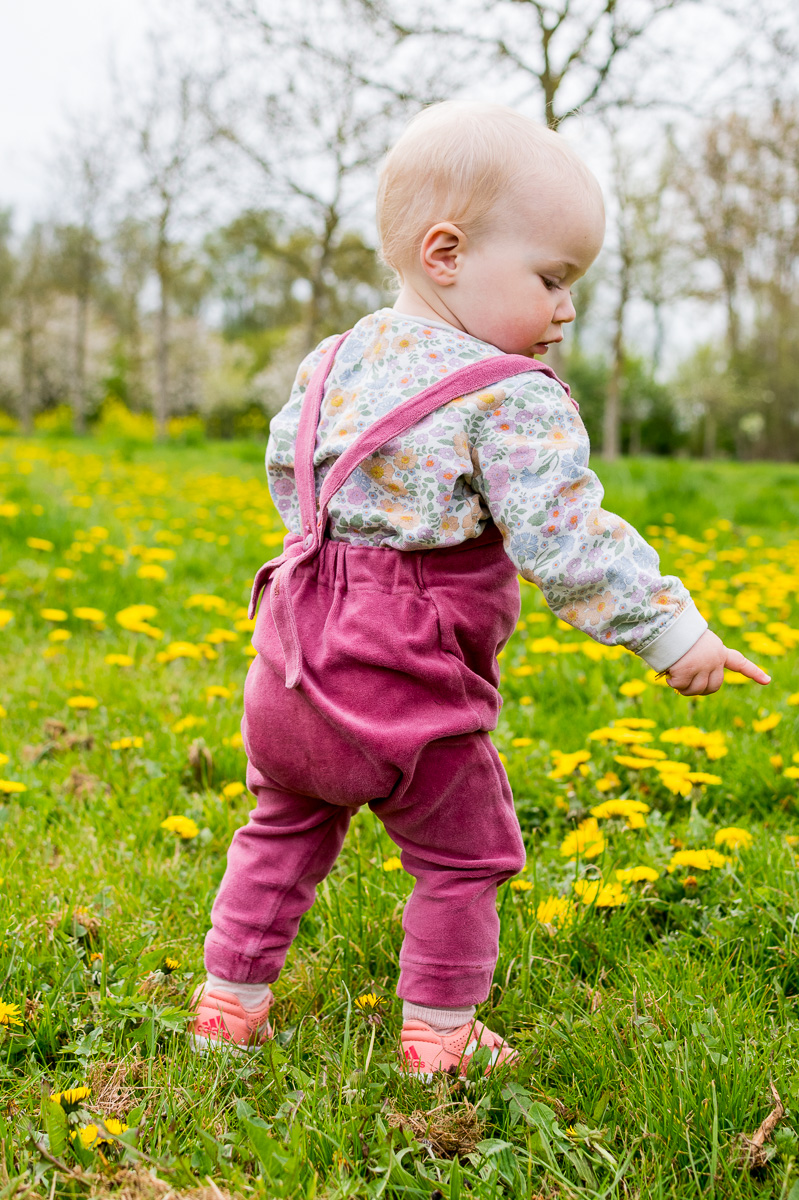 Voorjaars fotoshoot tussen bloemen en bloesem
